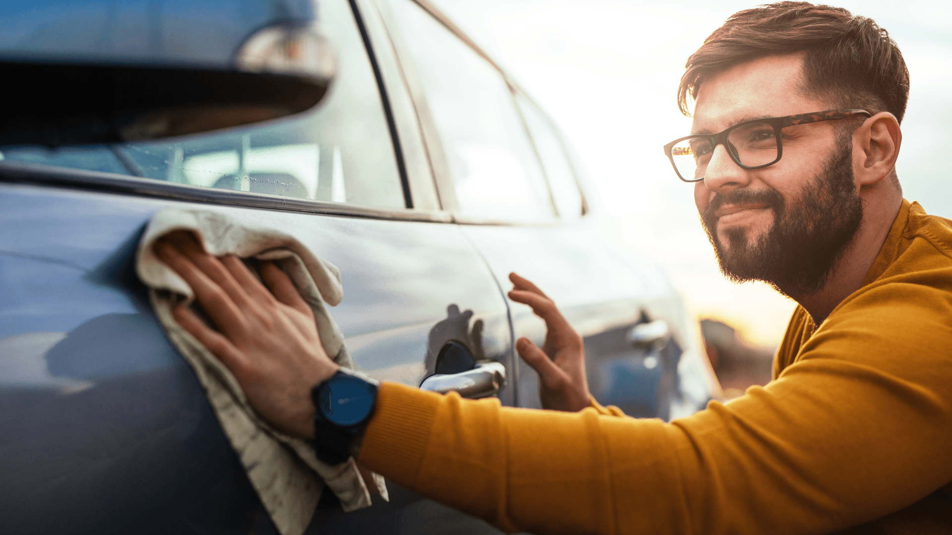 Schützen Sie, was Sie lieben – mit der Kfz-Versicherung von CosmosDirekt können Sie sich ganz und gar auf Ihr Auto konzentrieren.