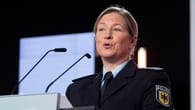 Claudia Pechstein: Rüffel von Bundespolizeipräsident für Auftritt in Polizeiuniform
