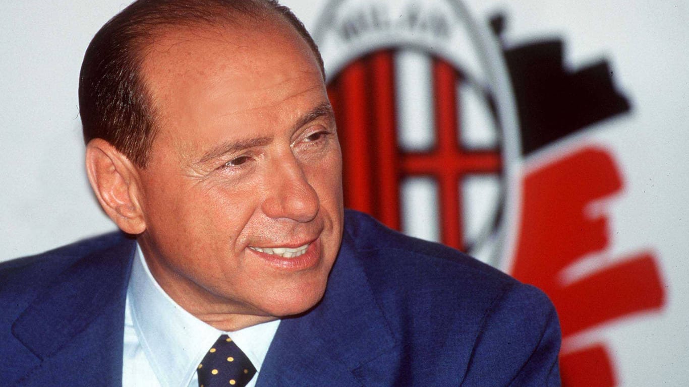Italiens früherer Regierungschef Silvio Berlusconi als Präsident des AC Mailand (Archivbild): Über den Verein kam auch ein Münchner mit dem Rechtspopulisten in Kontakt.