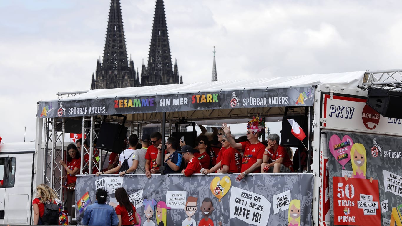 CSD in Köln: Auch in diesem Jahr nimmt der 1. FC mit einem Wagen an der Parade teil.