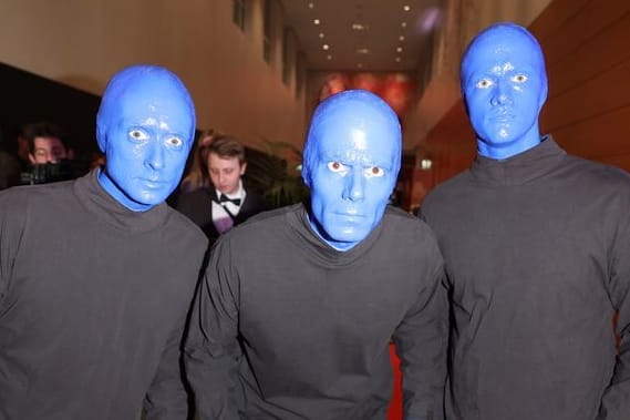 Mitglieder der Blue Man Group: Die berühmten Trommler werden im Olympiastadion auftreten.