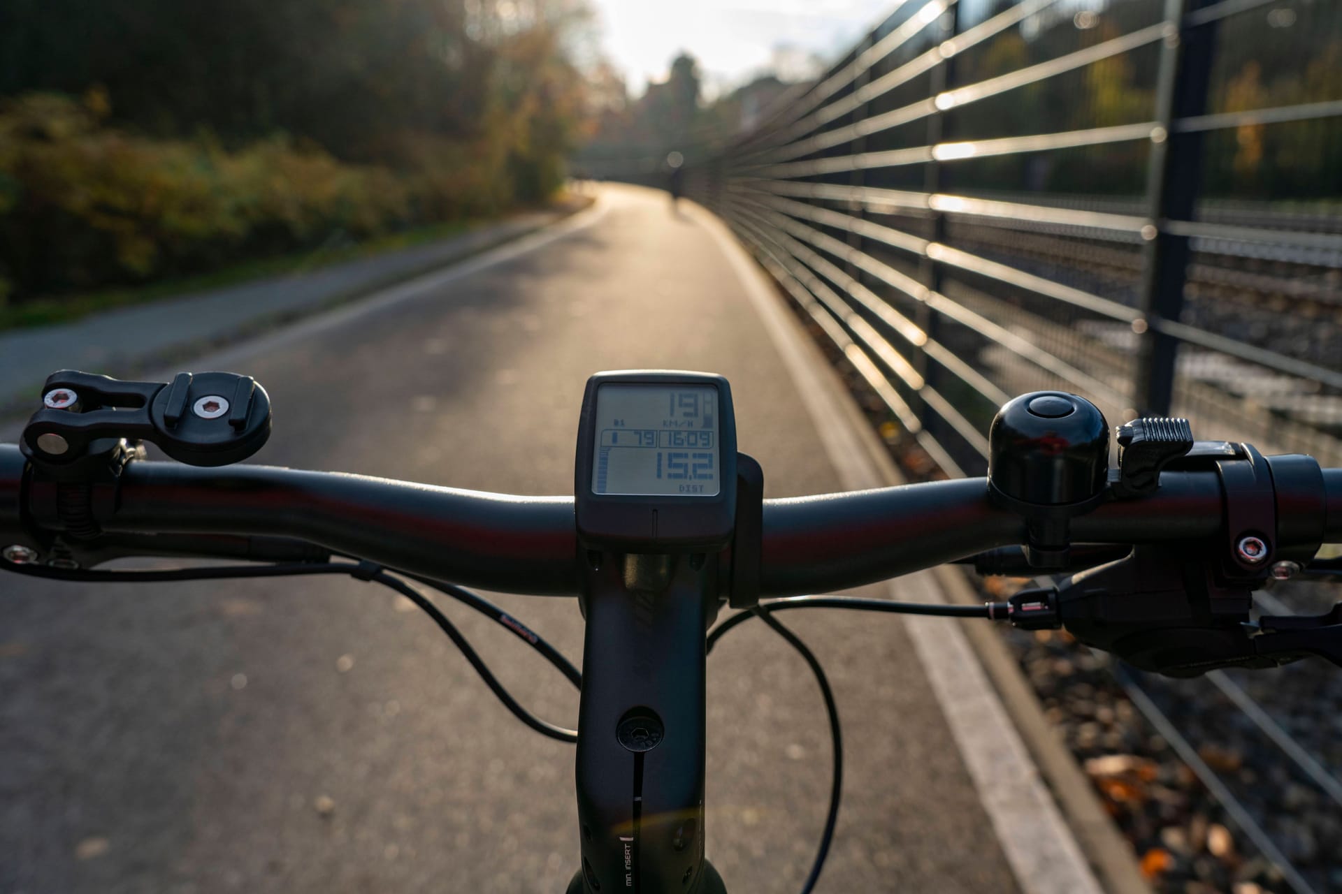 Lieber Schatten als Sonne: E-Bikes mögen keine große Hitze – aber auch keine Kälte.