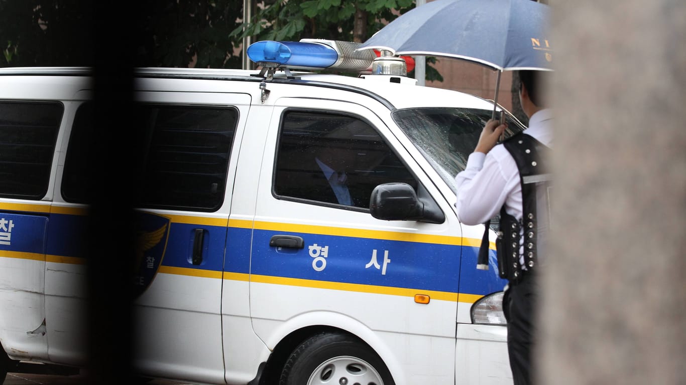 Ein Polizeiauto in Südkorea (Symbolbild): Eine 23-jährige Frau ist jetzt wegen Mordes verurteilt worden.