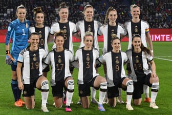 Teamfoto der DFB-Frauen: Ihre WM-Spiele werden nun wohl doch bei ARD und ZDF zu sehen sein.