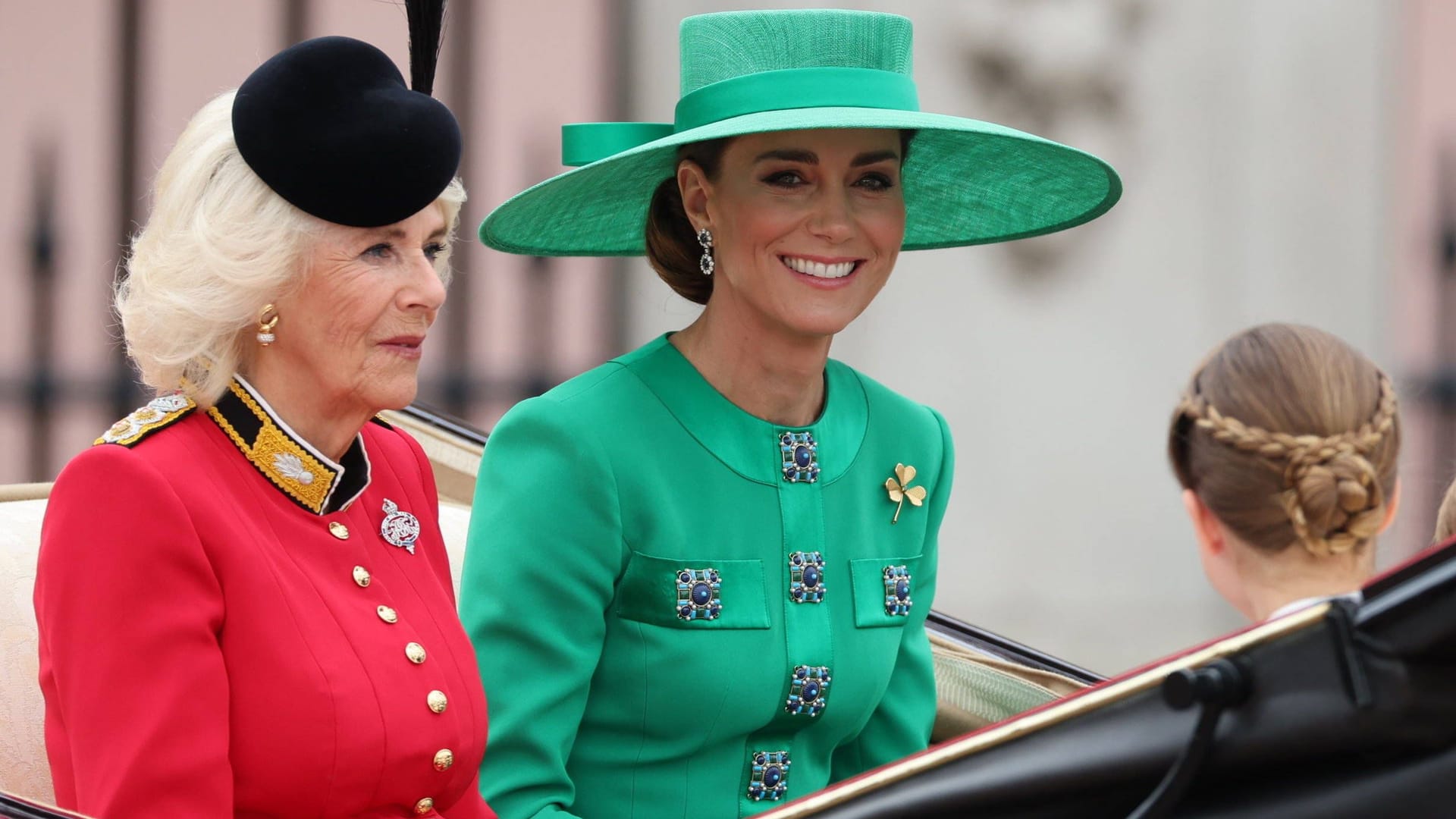 Königin Camilla und Prinzessin Kate: Sie fuhren bei der "Trooping the Colour"-Parade in einer Kutsche.