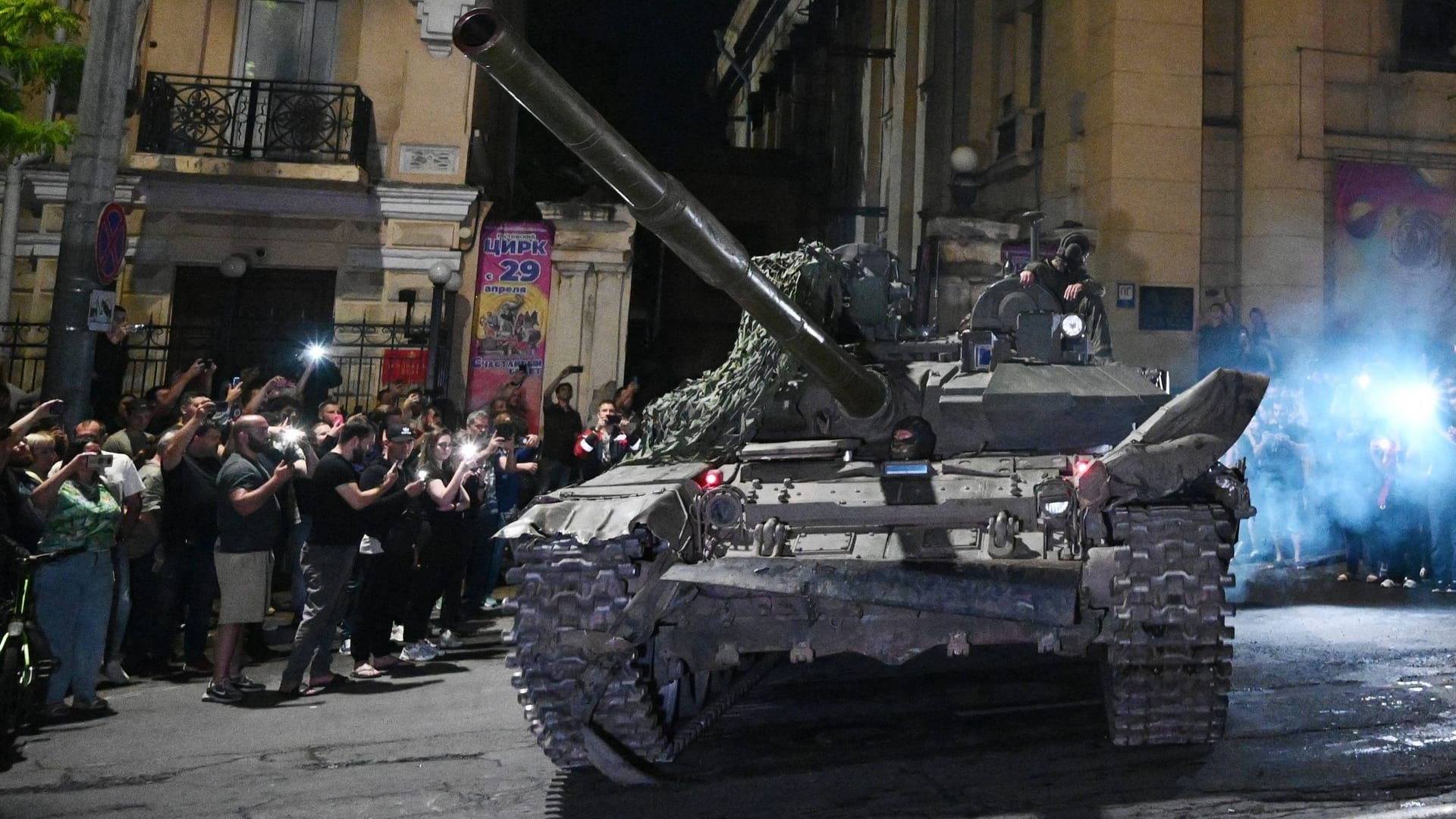 Rostow am Don: Die Wagner-Söldner besetzten mit Panzer und Soldaten die russische Stadt.