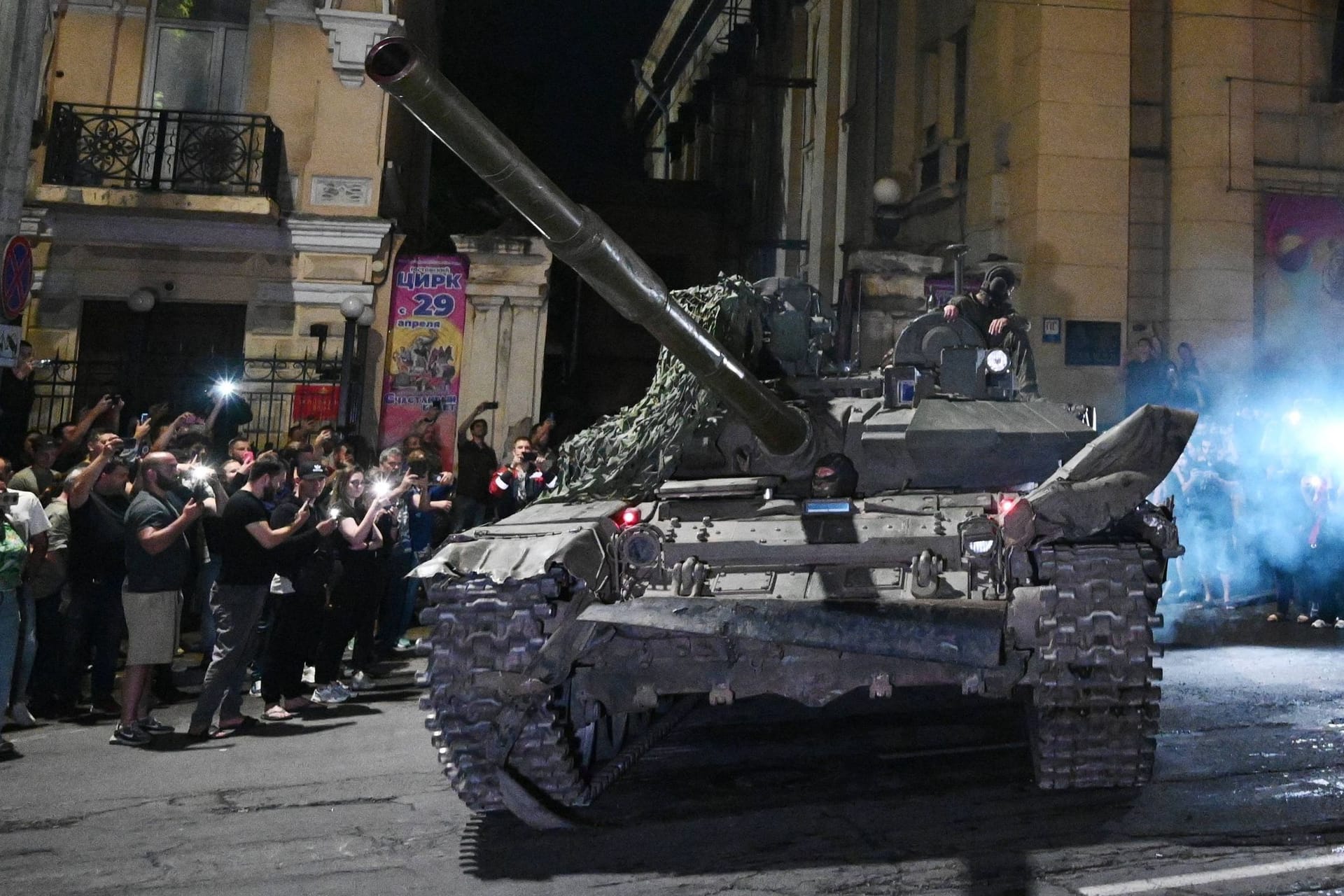 Rostow am Don: Die Wagner-Söldner besetzten mit Panzer und Soldaten die russische Stadt.