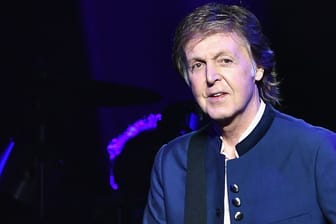 Paul McCartney: Der Beatles-Star muss sich wegen des Einsatzes von KI-Technologie rechtfertigen.