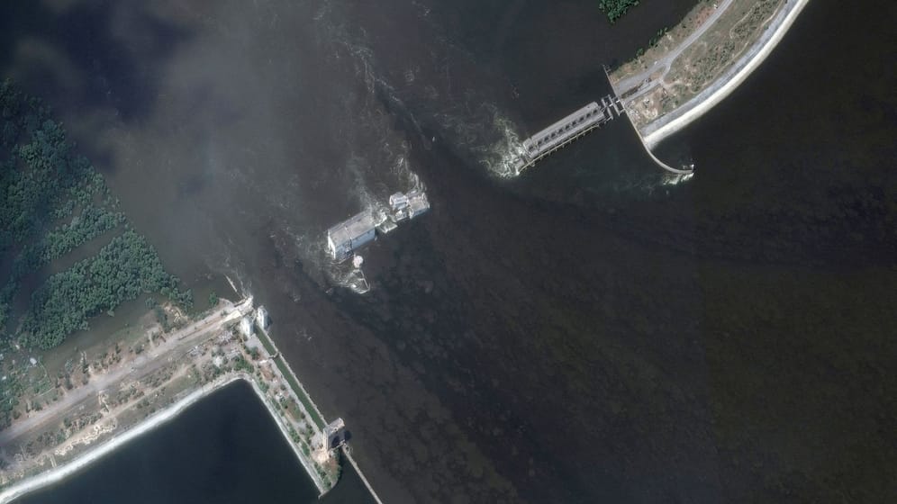UKRAINE-CRISIS/DAM-INTERCEPT