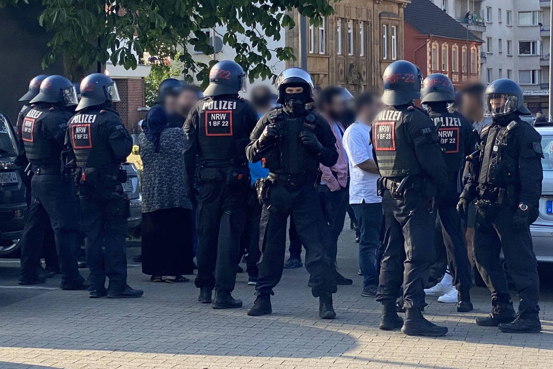 Polizeieinsatz am Ort der Massenschlägerei in Castrop-Rauxel. (Archivbild)