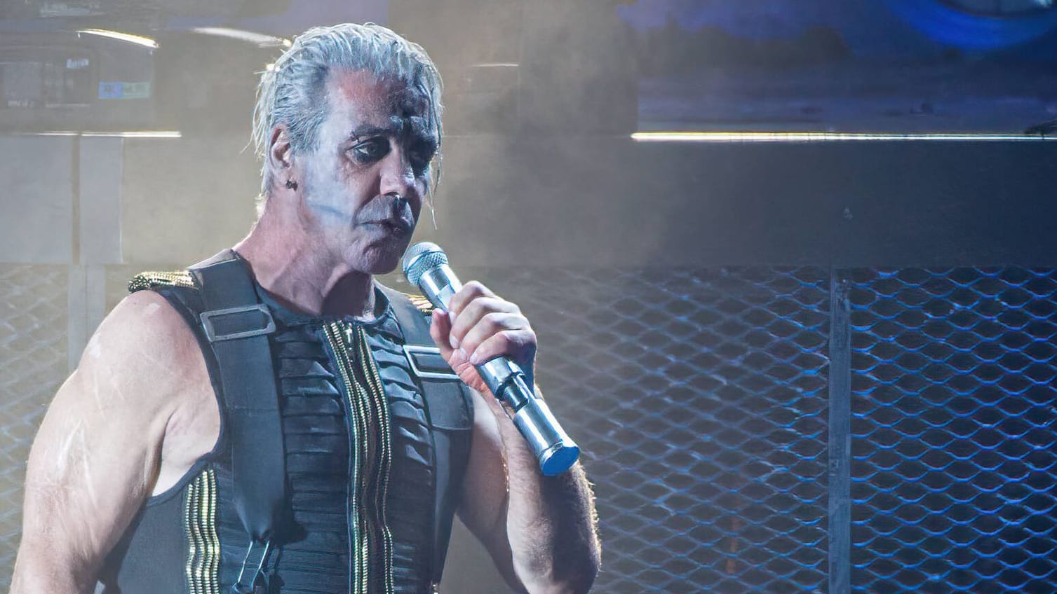 Till Lindemann (Archivbild): Eine Tätowiererin, die in Berlin tätig ist, will Rammstein-Tattoos kostenlos überstechen.