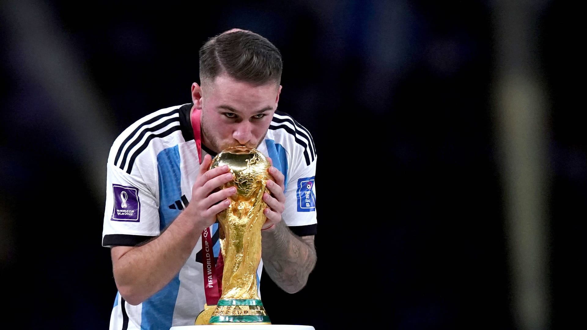 Alexis Mac Allister bei der WM in Katar: Der Argentinier läuft künftig für den FC Liverpool auf. Alexis Mac Allister bei der WM in Katar: Der Argentinier läuft künftig für den FC Liverpool auf.