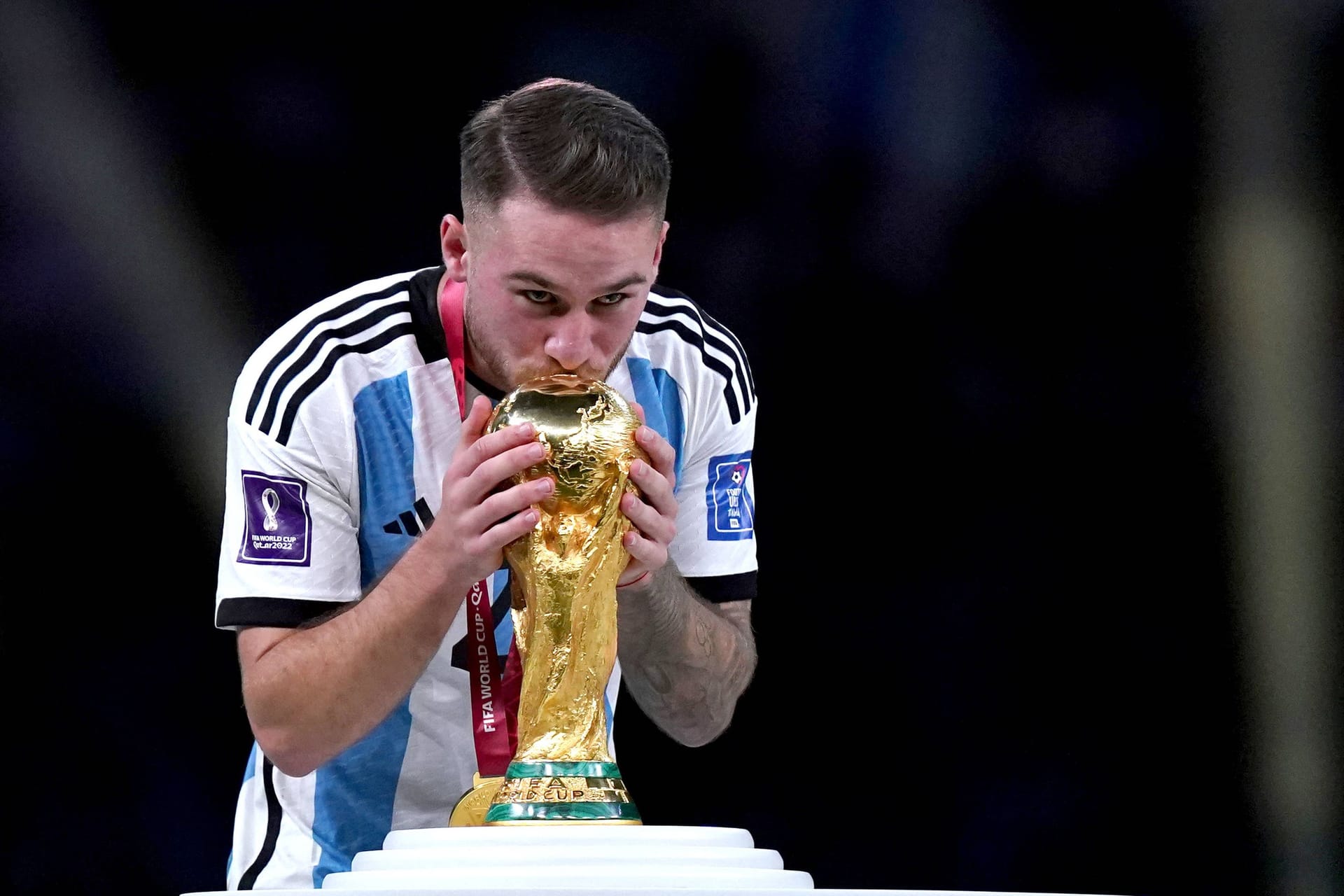 Alexis Mac Allister bei der WM in Katar: Der Argentinier läuft künftig für den FC Liverpool auf.