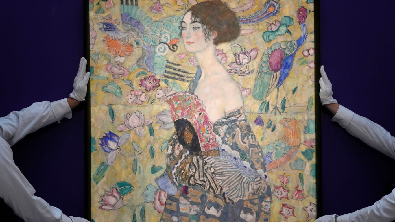 Gustav Klimts "Dame mit Faecher": Die Auktion des Werkes hat den Europarekord gebrochen.