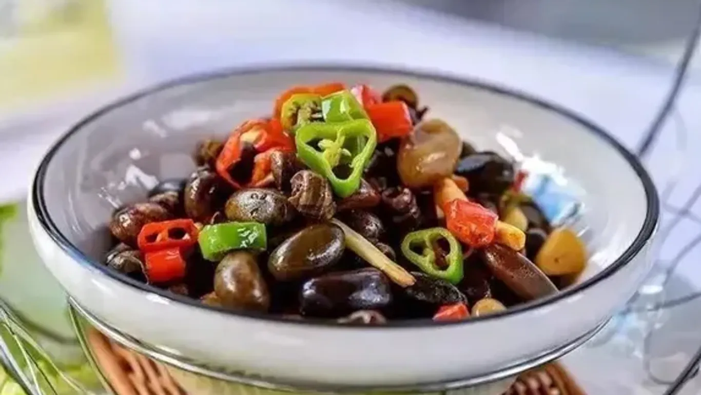 Das Stir-Fry-Gericht "Suodiu" wird aus Steinen hergestellt. Sie werden gelutscht. Es geht mehr um das Geschmackserlebnis als darum, den Hunger zu stillen.