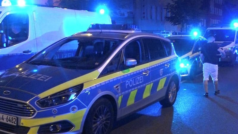 Essen: Die Polizei war in den vergangenen Tagen mit starken Kräften eingeschritten, um Massenschlägereien zu unterbinden. Essen: Die Polizei war in den vergangenen Tagen mit starken Kräften eingeschritten, um Massenschlägereien zu unterbinden.