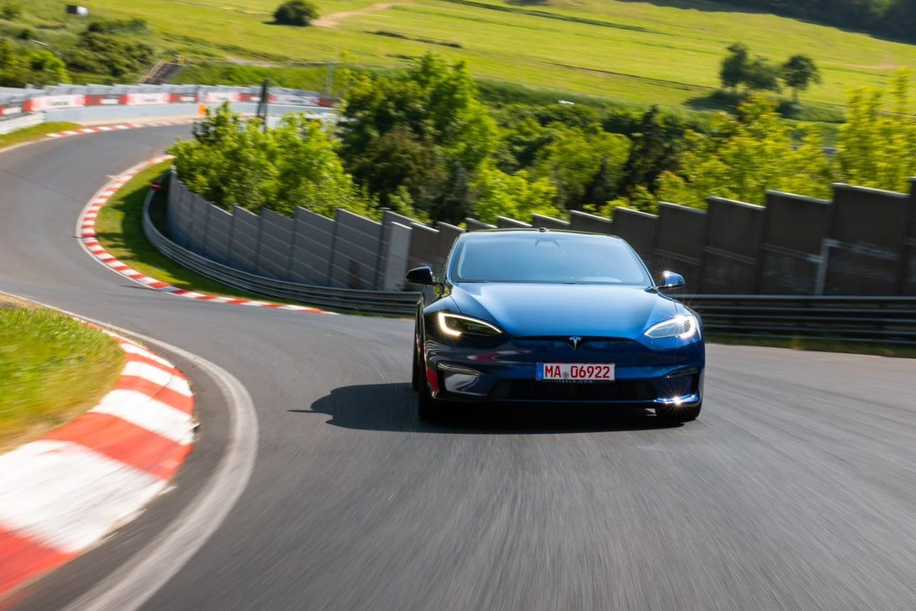 Neuer Rekord: Das Tesla Model S hat einen Bestwert auf der Nürburgring-Nordschleife aufgestellt.