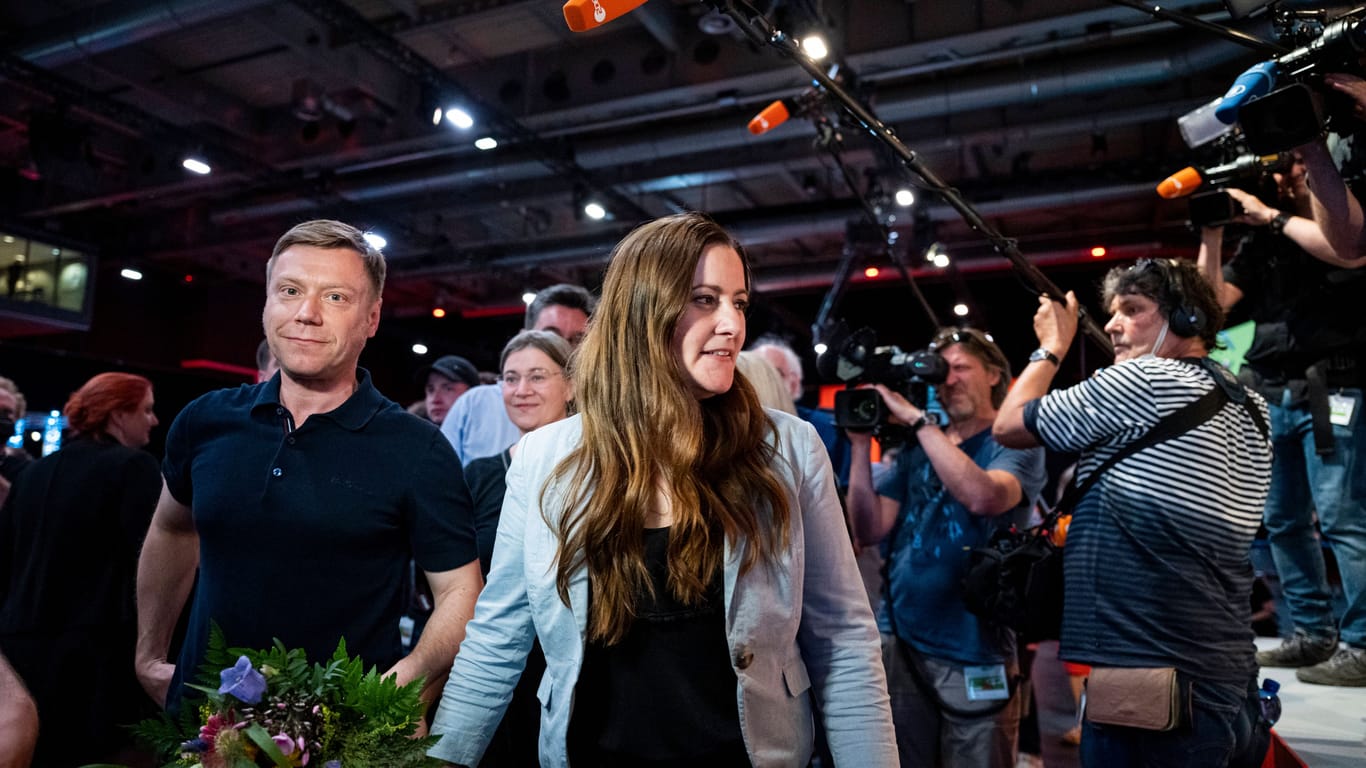 Führungsduo in schwierigen Zeiten: Martin Schirdewan und Janine Wissler nach ihrer Wahl als Parteivorsitzende im Juni 2022.
