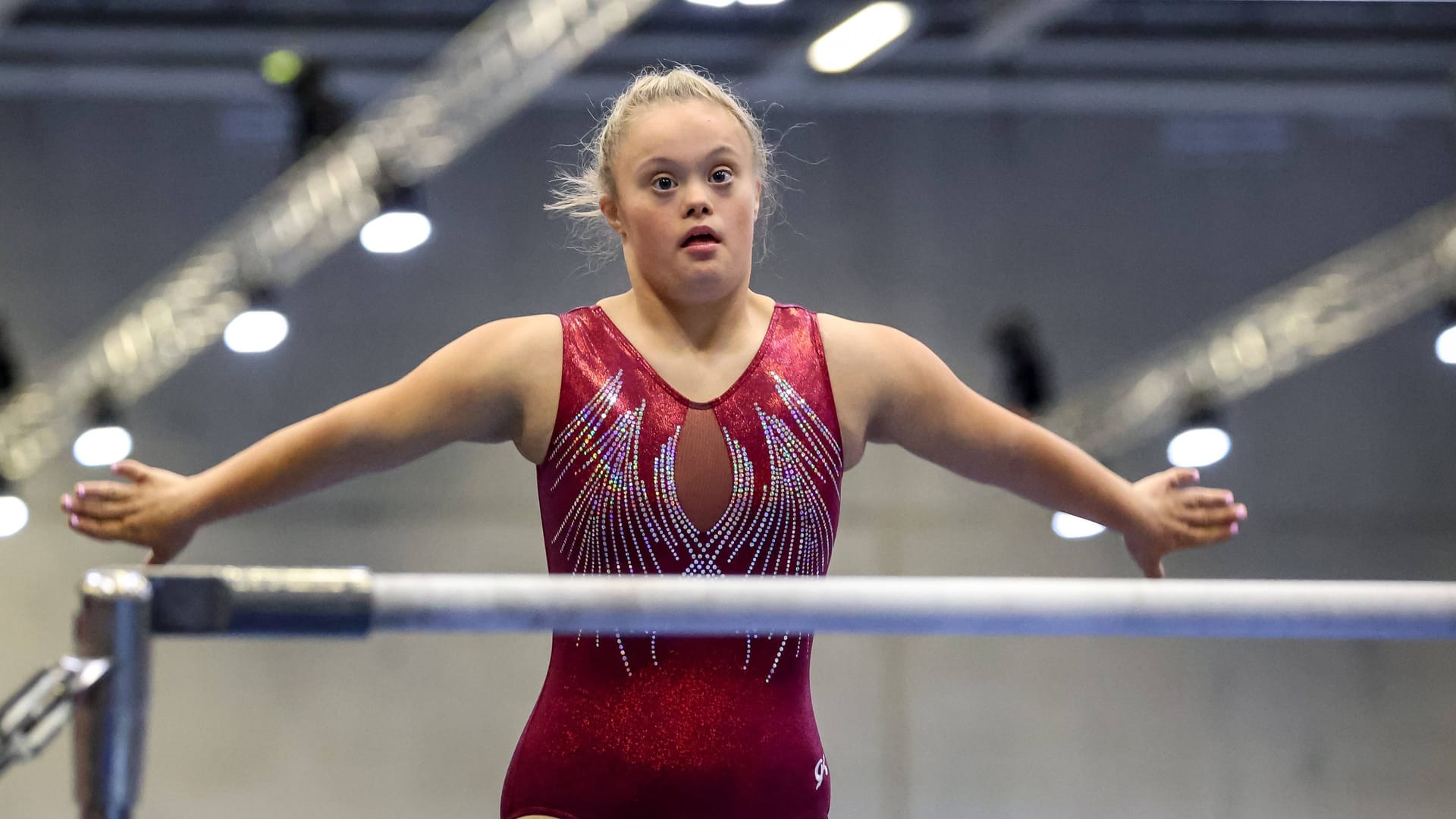 Special Olympics in Berlin: Eine Turnerin während ihres Wettbewerbes.