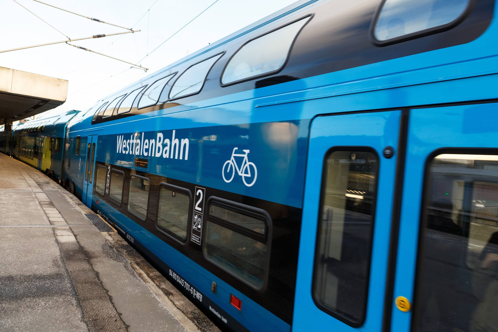 Westfalenbahn am Hauptbahnhof Hannover (Symbolbild): Wegen Bauarbeiten kommt es am Wochenende zu Einschränkungen.