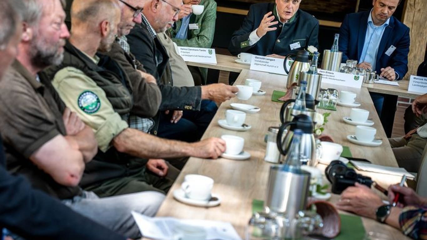 Mitglieder der Jägerschaften bei einem Treffen zur "Auricher Erklärung".