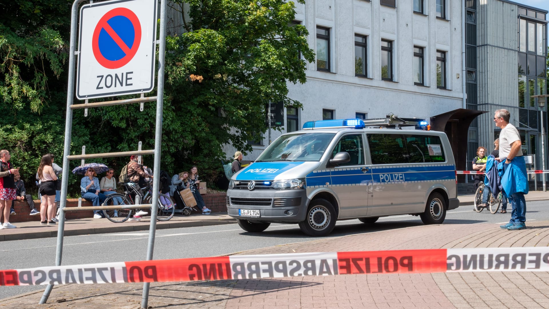 Lüneburg: Zwei Stunden lang wurde der Bahnhof geräumt. Fahrgäste mussten solange warten