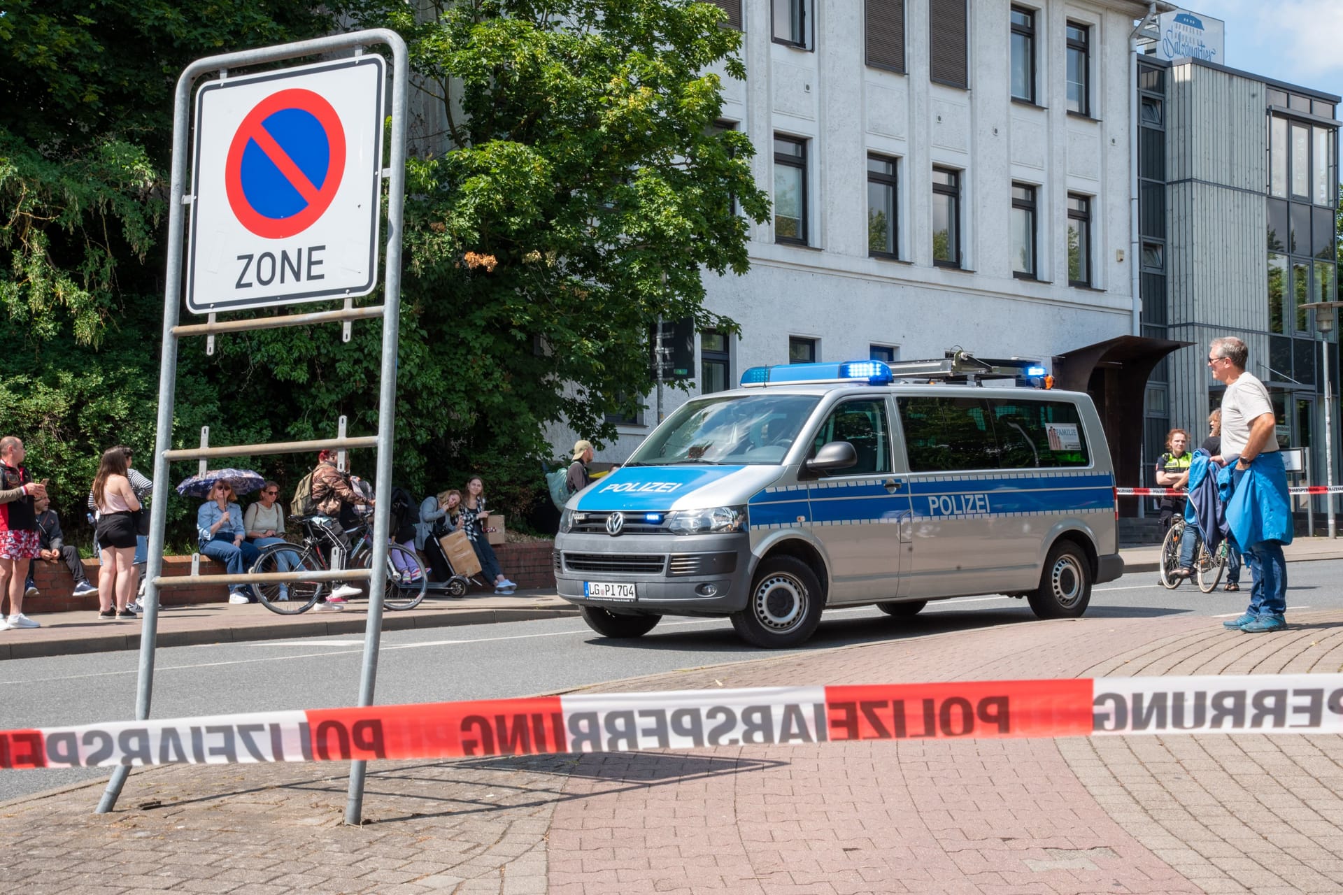 Lüneburg: Zwei Stunden lang wurde der Bahnhof geräumt. Fahrgäste mussten solange warten