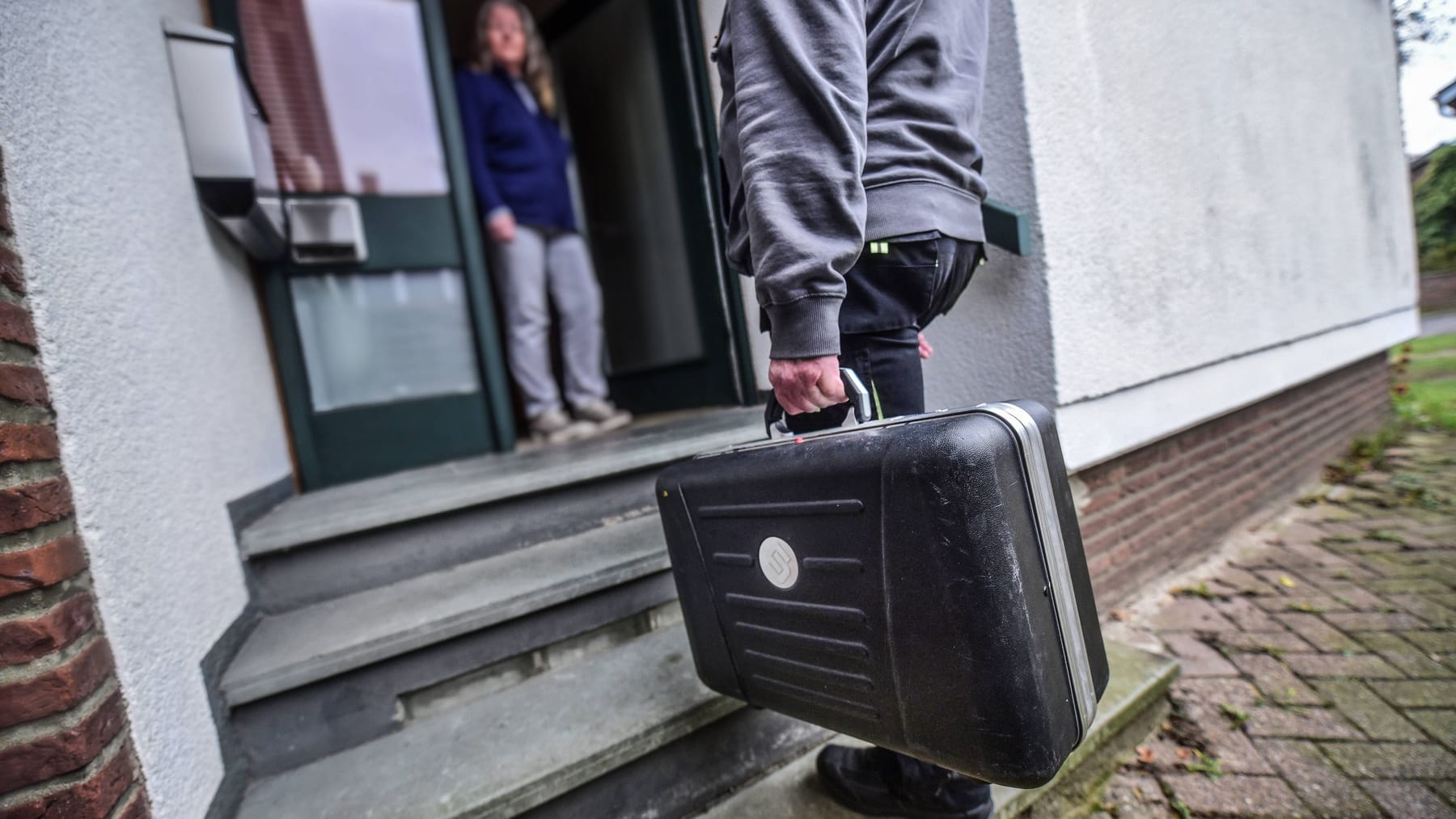 Nürnberg: Dreiste Betrüger mit neuer Masche an Haustüren unterwegs