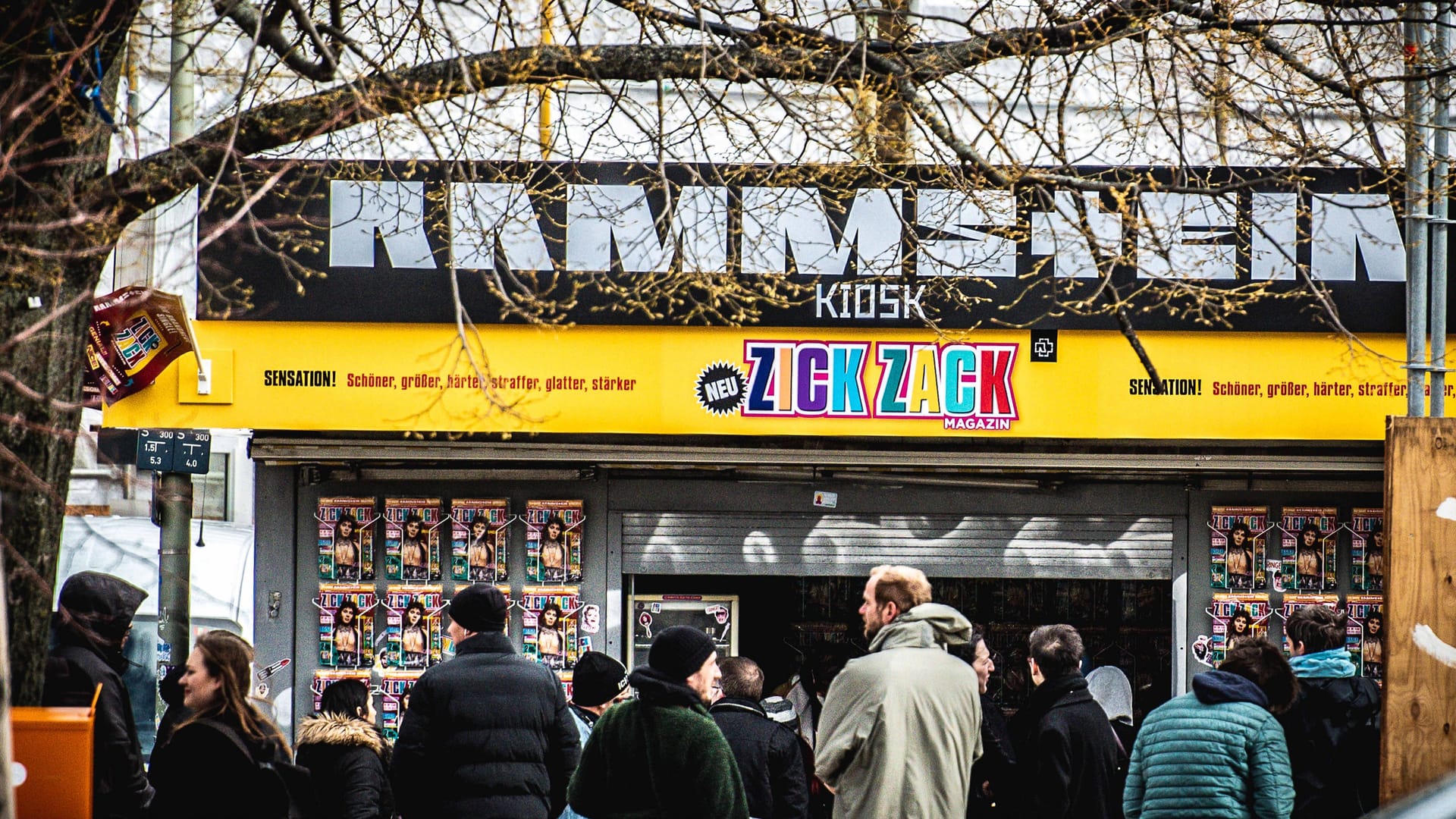 Der Rammstein-Fanshop in Berlin (Archivbild): Einen ähnlichen Pop-up-Store wird es zu den Konzerten in München nicht geben.