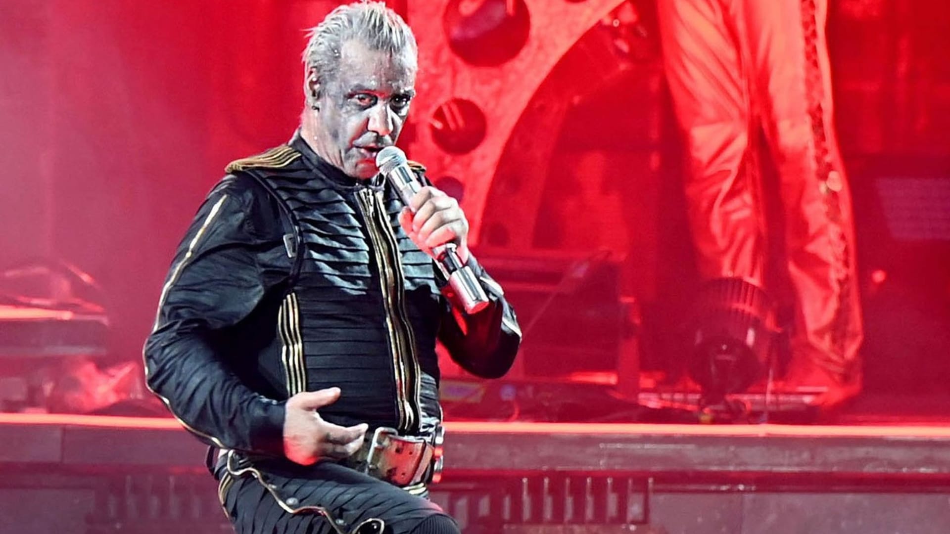 Till Lindemann (Archivfoto): Der Rammstein-Sänger lässt alle Vorwürfe gegen sich bestreiten.