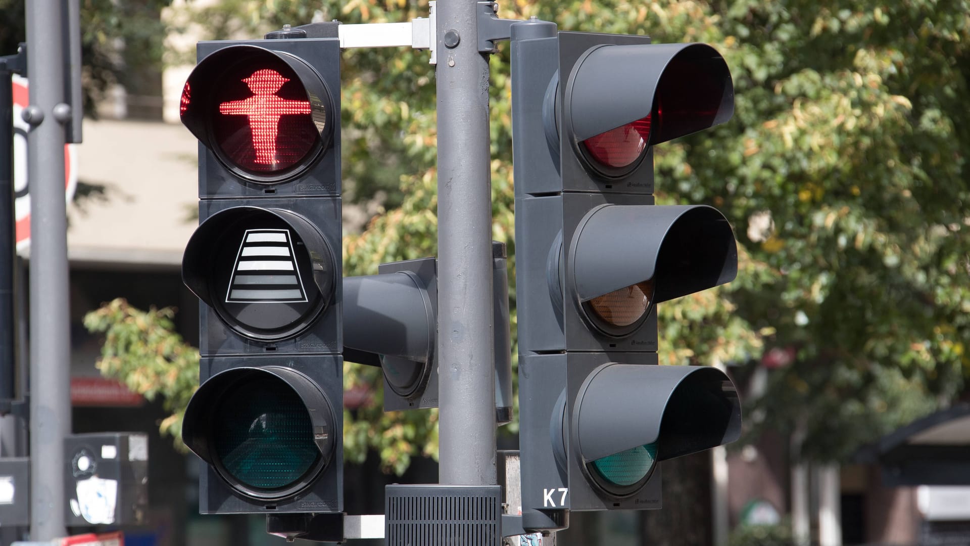 Countdown-Ampel Kreuzung Kurfürstendamm/ Leibnizstraße (Archivbild): Senatorin Manja Schreiner will damit die Sicherheit erhöhen.