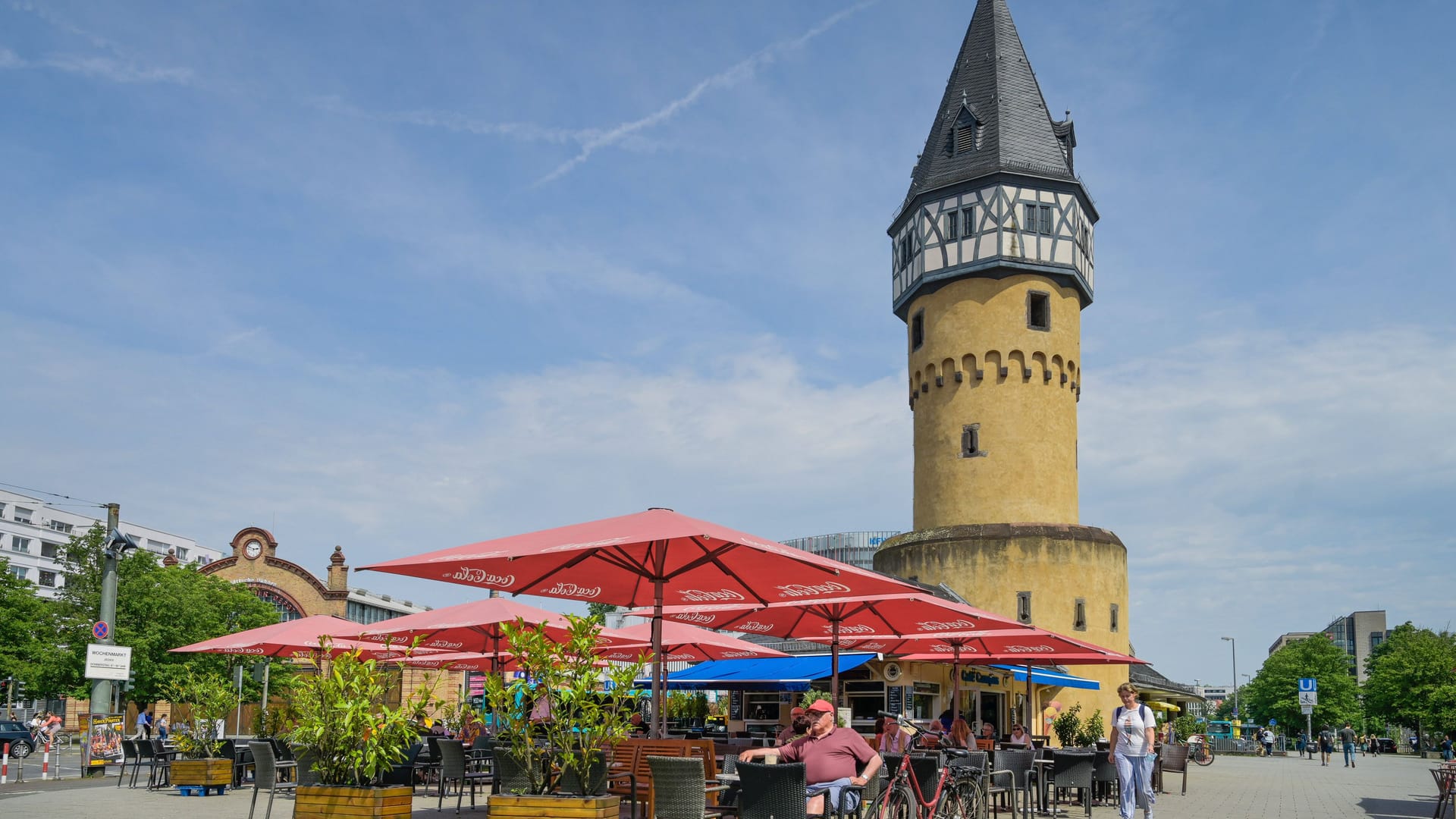 Die Bockenheimer Warte im Stadtteil Bockenheim: Sie ist eine ist einer der vier Warttürme der im 15. Jahrhundert errichteten Frankfurter Landwehr.