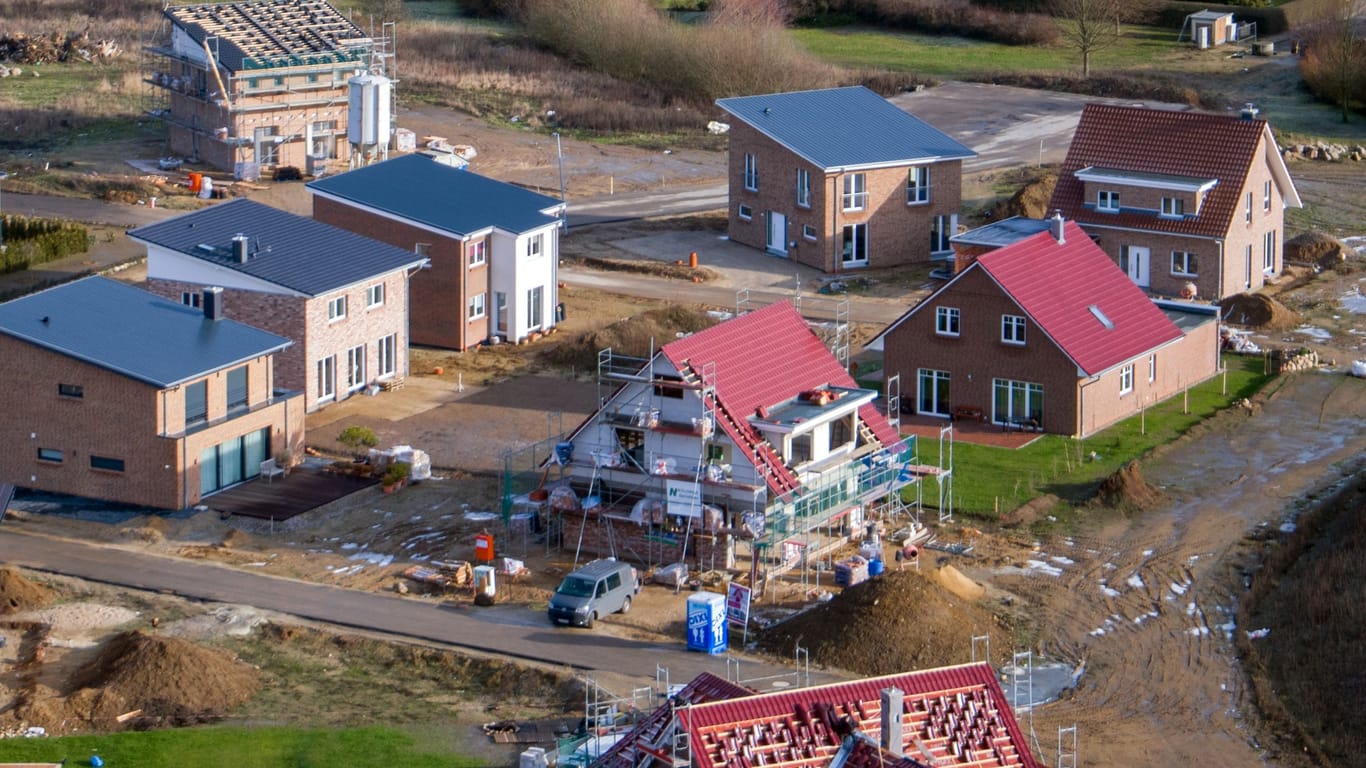 Neubaugebiet in Mecklenburg-Vorpommern (Symbolbild): Die erneute Leitzinserhöhung ändert wenig an den Zinsen für Baufinanzierungen.