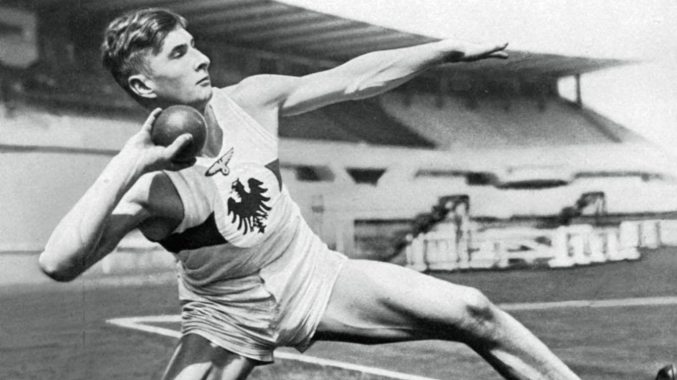 Hans Heinrich Sievert, Deutscher Kugelstoßer, bei den Olympischen Spielen 1936 in Berlin: Aufnahmen der Spiele wurden für das Video zusammengeschnitten.