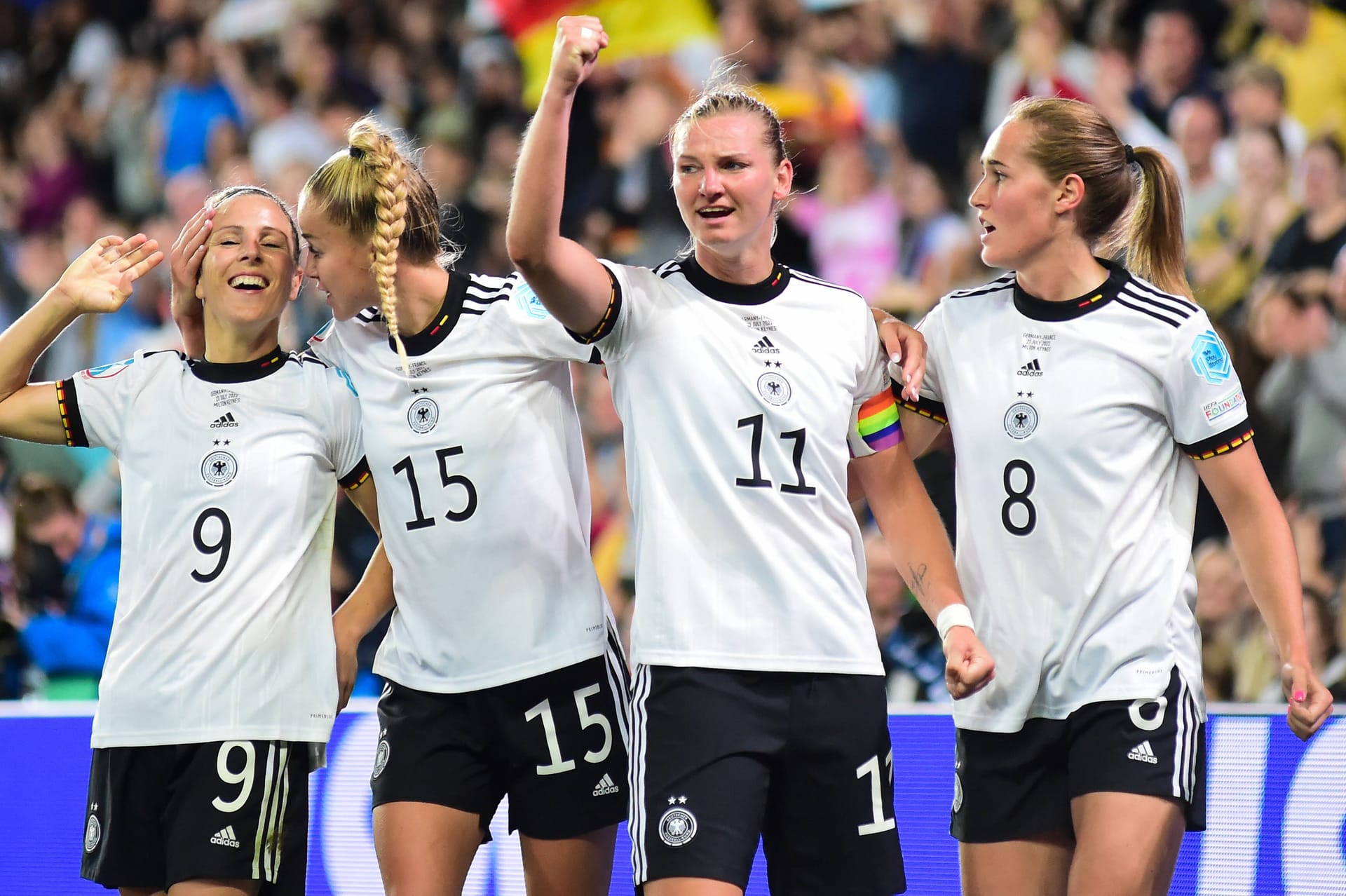 Svenja Huth, Giulia Gwinn, Alexandra Popp und Sydney Lohmann (v. l. n. r.): Gwinn wird die WM verletzungsbedingt verpassen.