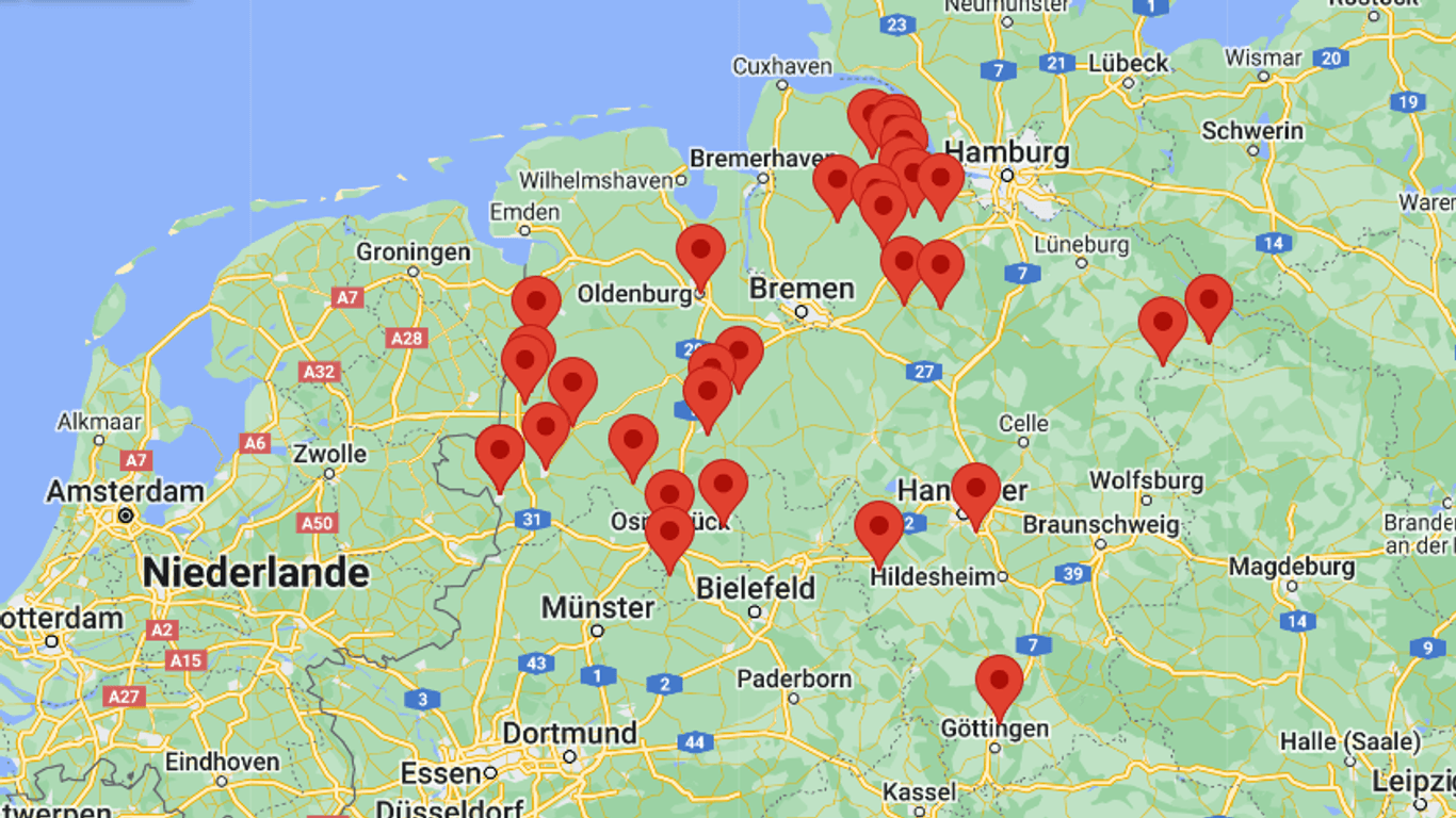 Die roten Punkte zeigen von den Aktivisten dokumentiert Fälle von Tierquälerei. Besonders stechen dabei das westliche Niedersachsen und der Landkreis Stade hervor.