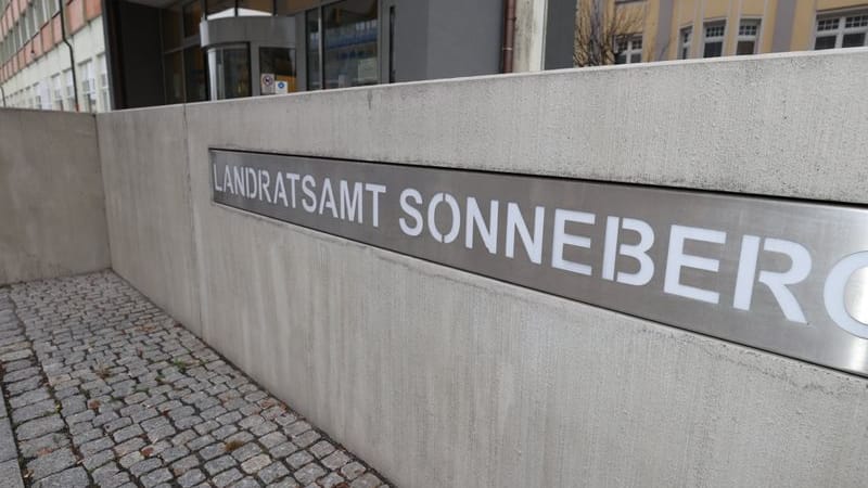 Wer zieht ein ins Landratsamt Sonneberg? Das entscheidet sich am Sonntag.
