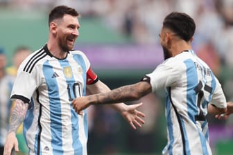 Lionel Messi (l.) und Nicolás González: Sie sind aktuell mit der Nationalmannschaft unterwegs.