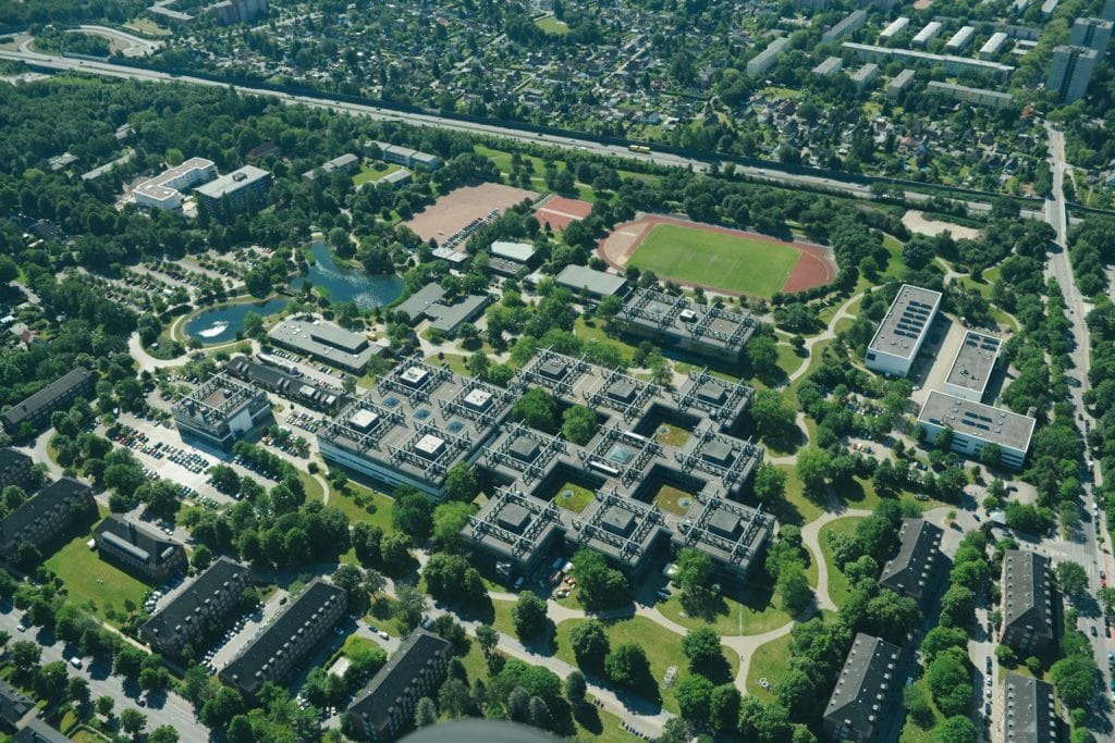Luftaufnahme der Helmut Schmidt Universität (Archivbild): Die Bundeswehr will das Gelände weiträumig umbauen.