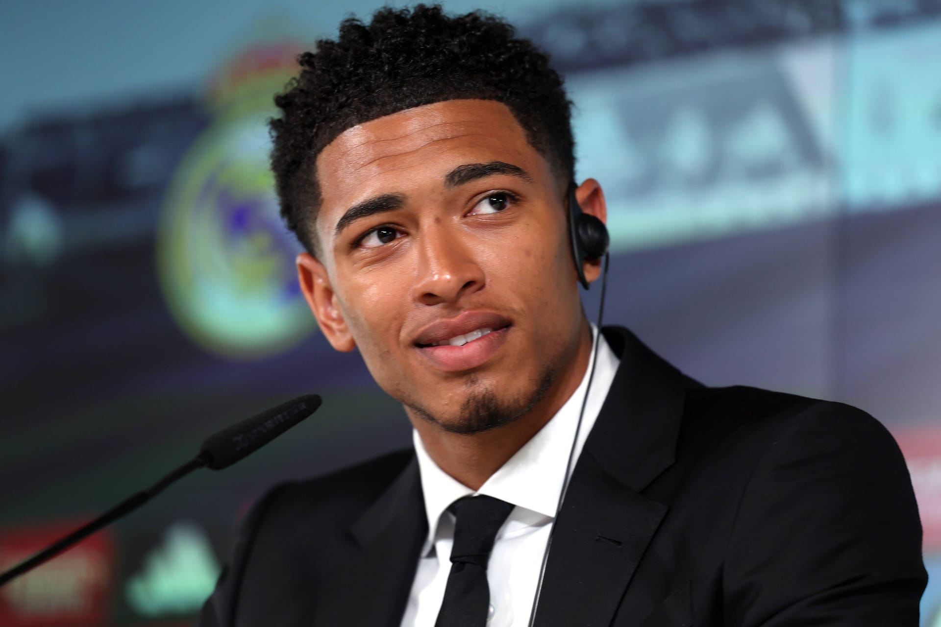 Jude Bellingham: Der Mittelfeldspieler wurde nach seinem Wechsel von Borussia Dortmund als Neuzugang bei Real Madrid vorgestellt.