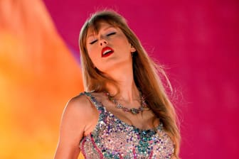 Taylor Swift bei einem Konzert in Tampa, Florida (Archivbild): Jetzt macht die US-Künstlerin auch in Bayern Halt.