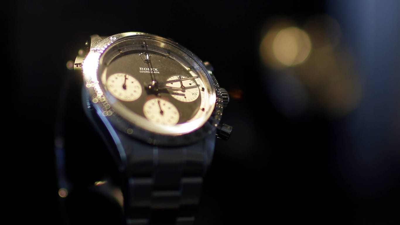 Eine Rolex Uhr (Symbolbild): In Frankfurt wurde einem Mann eine Uhr im Wert von 35.000 Uhr gestohlen.
