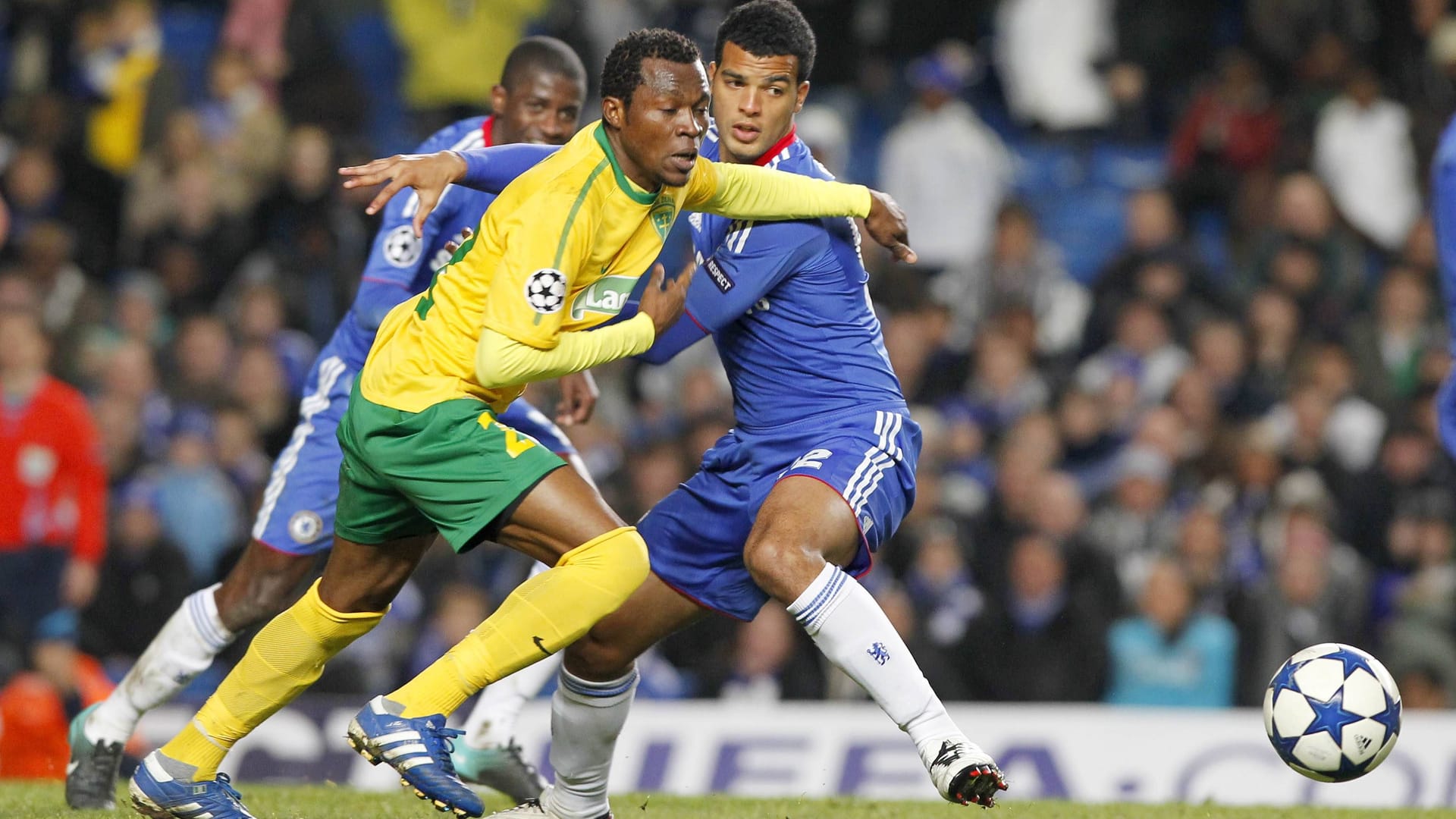 Jacob Mellis (r.) im Herbst 2010 in der Champions League gegen den MSK Zilina.