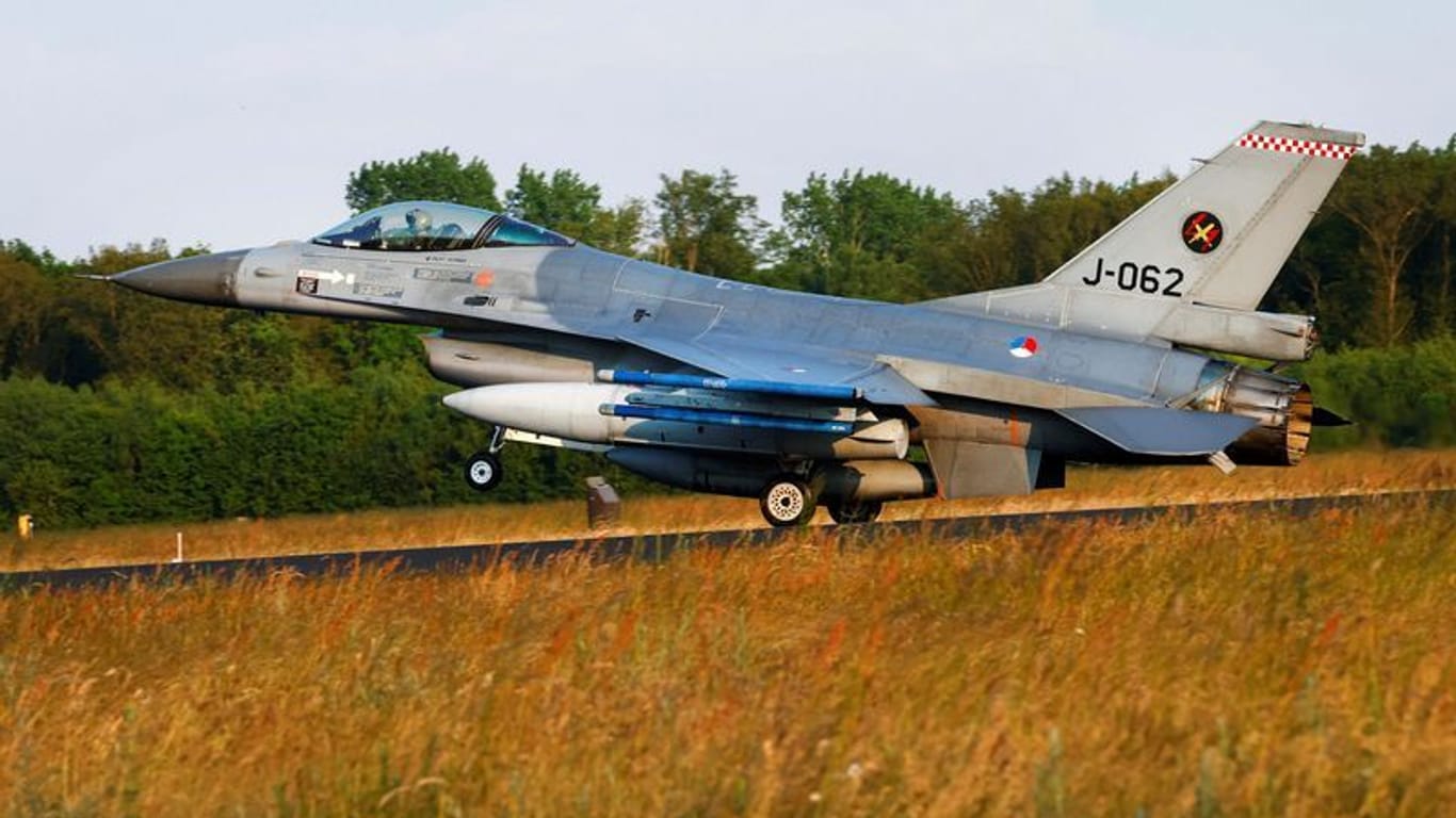 "Air Defender 2023": Ein niederländischer F-16-Kampfjet von der Luftwaffenbasis in Volkel.