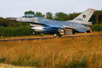 "Air Defender 2023": Ein niederländischer F-16-Kampfjet von der Luftwaffenbasis in Volkel.