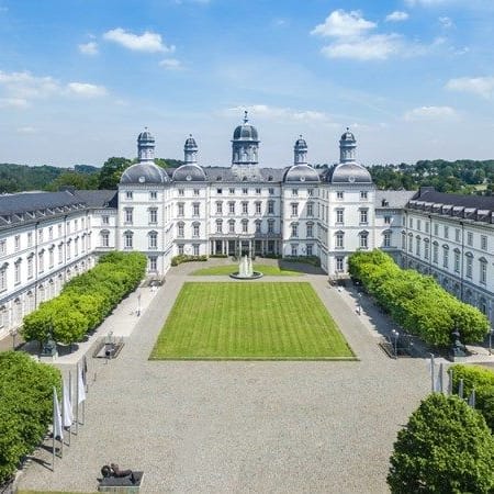 Wellnessurlaub-Deal: Genießen Sie einen Aufenthalt im luxuriösen 5-Sterne-Schlosshotel.