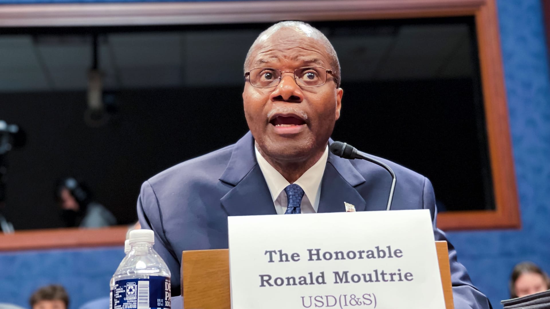 Ronald Moultrie im Mai vor dem US-Kongress. Der Geheimdienstmitarbeiter leitet ein Team des US-Verteidigungsministeriums zur Untersuchung außerirdischer Phänomene.