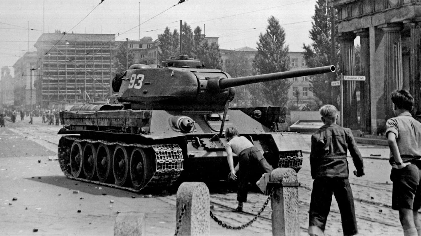 Als erneut sowjetische Panzer durch Berlin rollten
