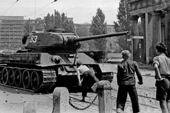 Als erneut sowjetische Panzer durch Berlin rollten