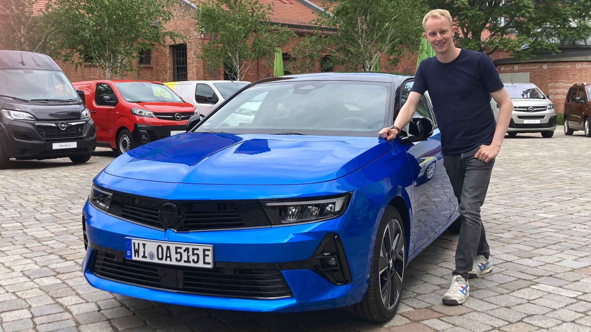 Fazit: Redakteur Christopher Clausen und der Opel Astra Electric.